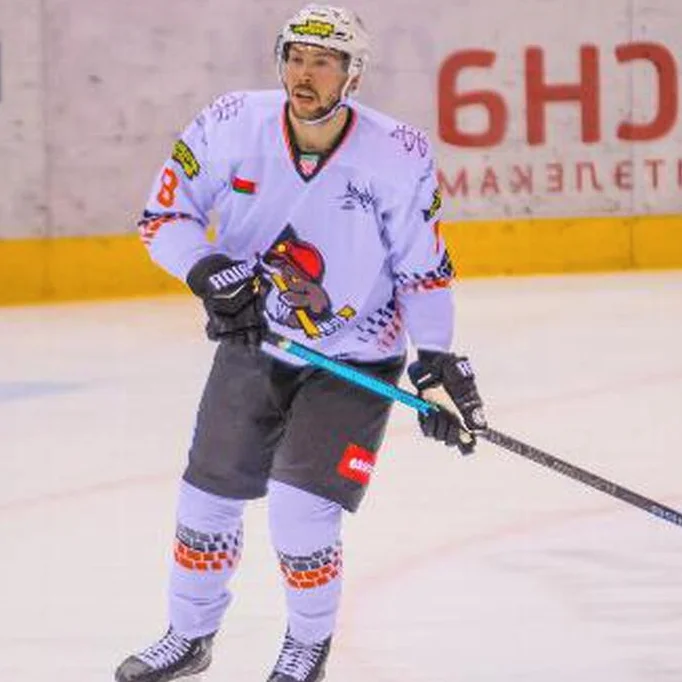 Артём Лесников